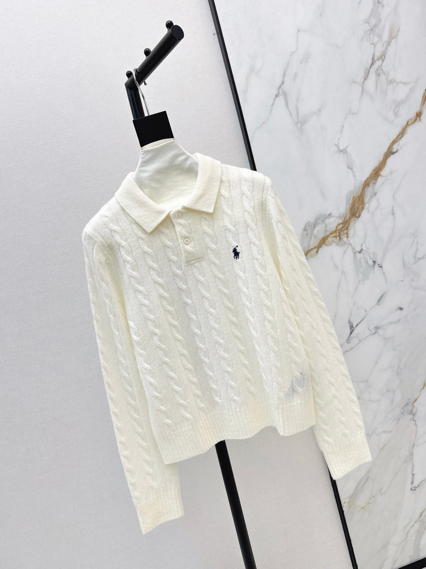 Ra1 NEW knitted sweater