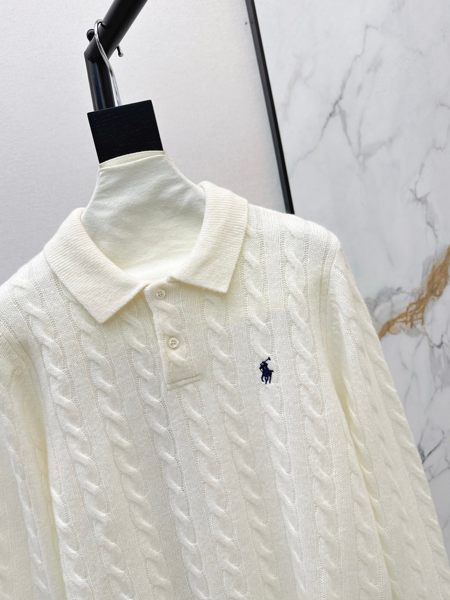 Ra1 NEW knitted sweater