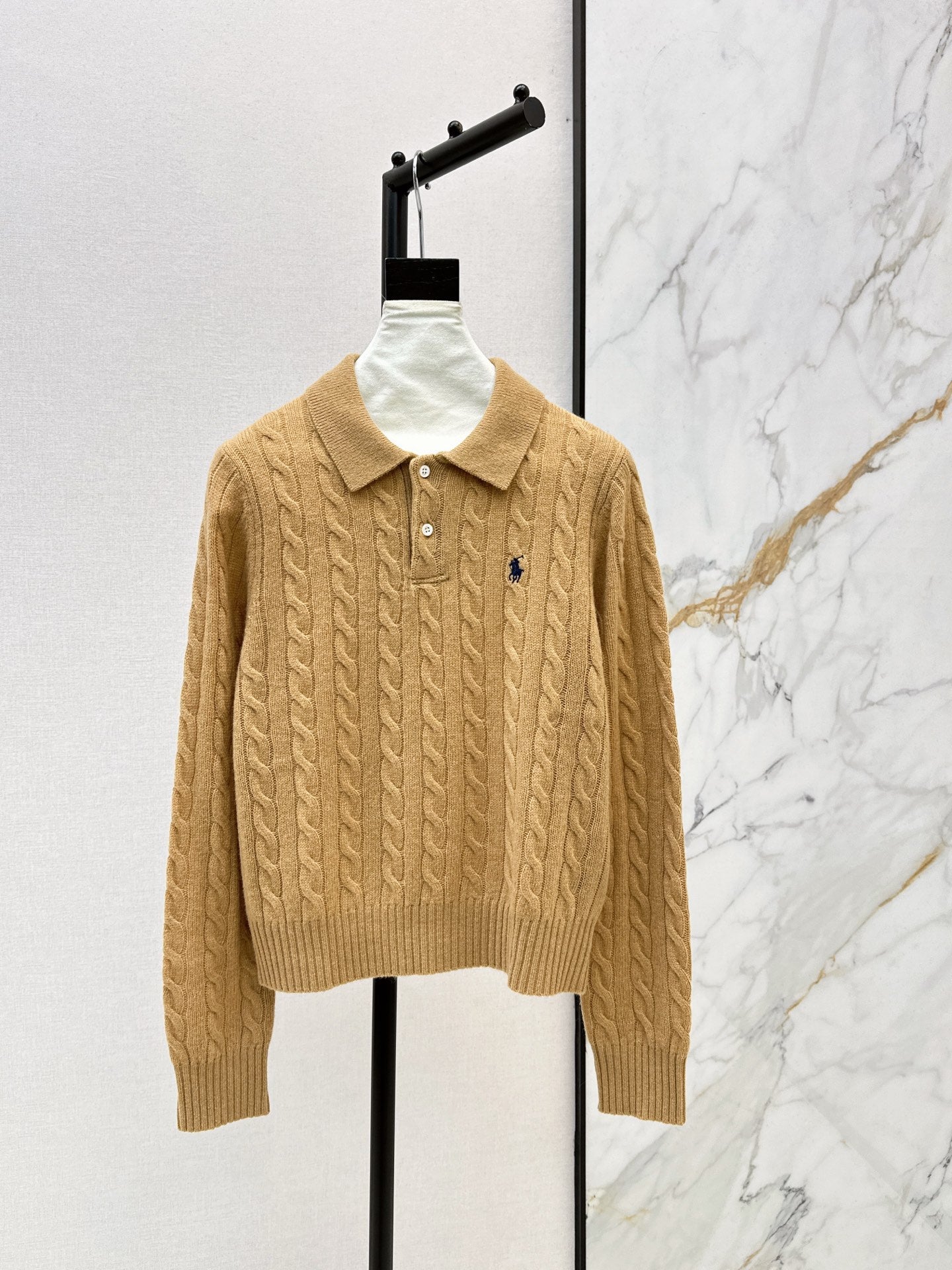 Ra1 NEW knitted sweater