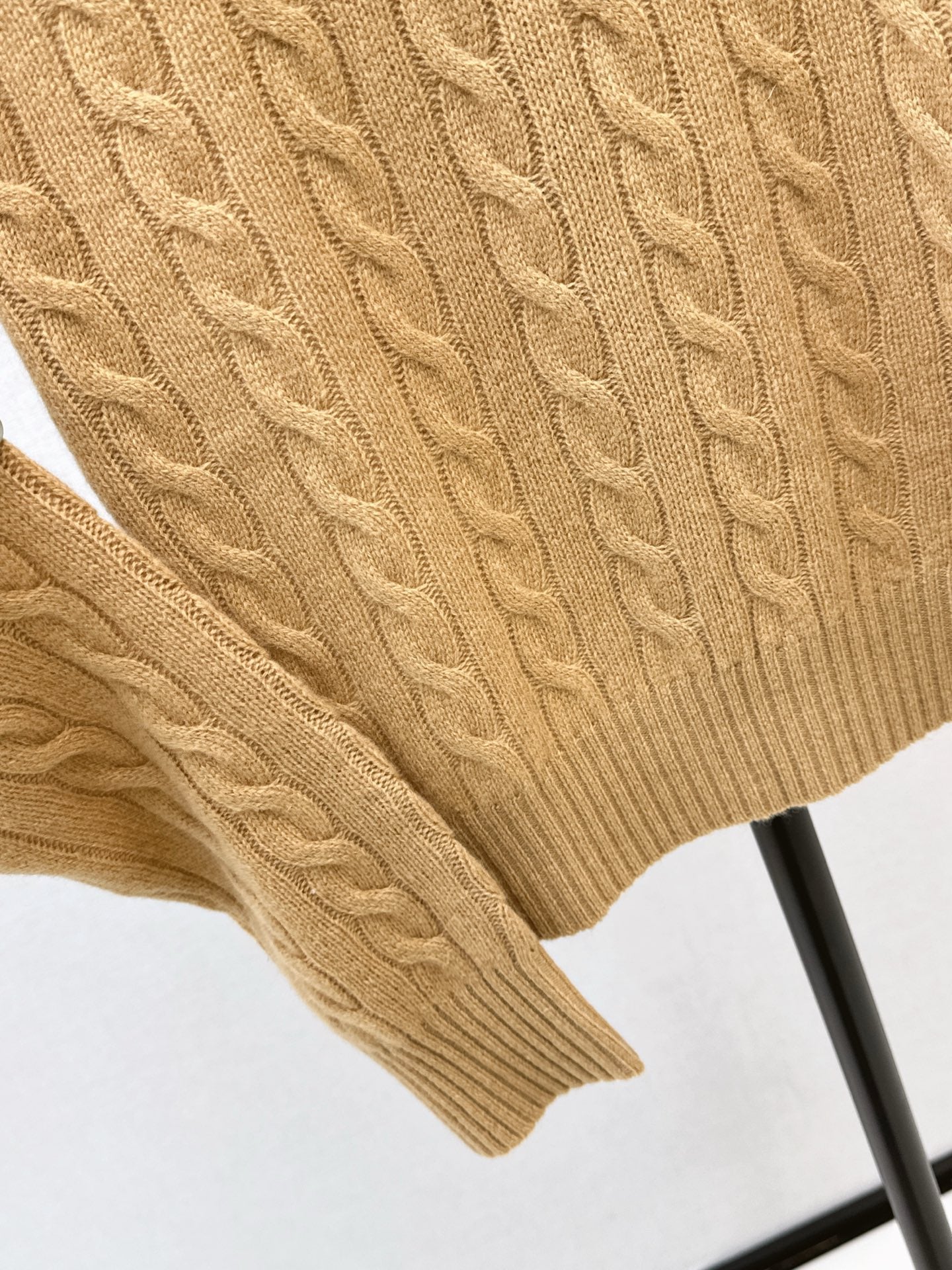 Ra1 NEW knitted sweater