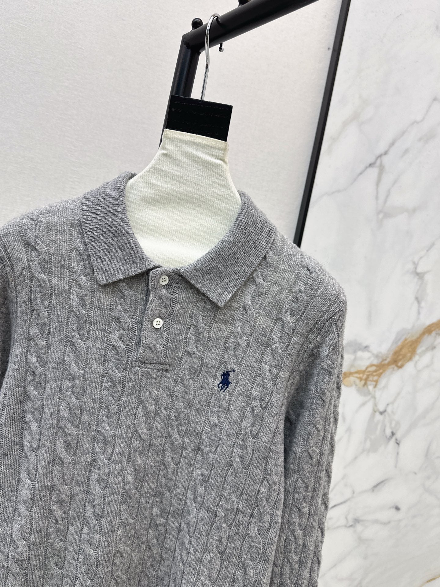 Ra1 NEW knitted sweater