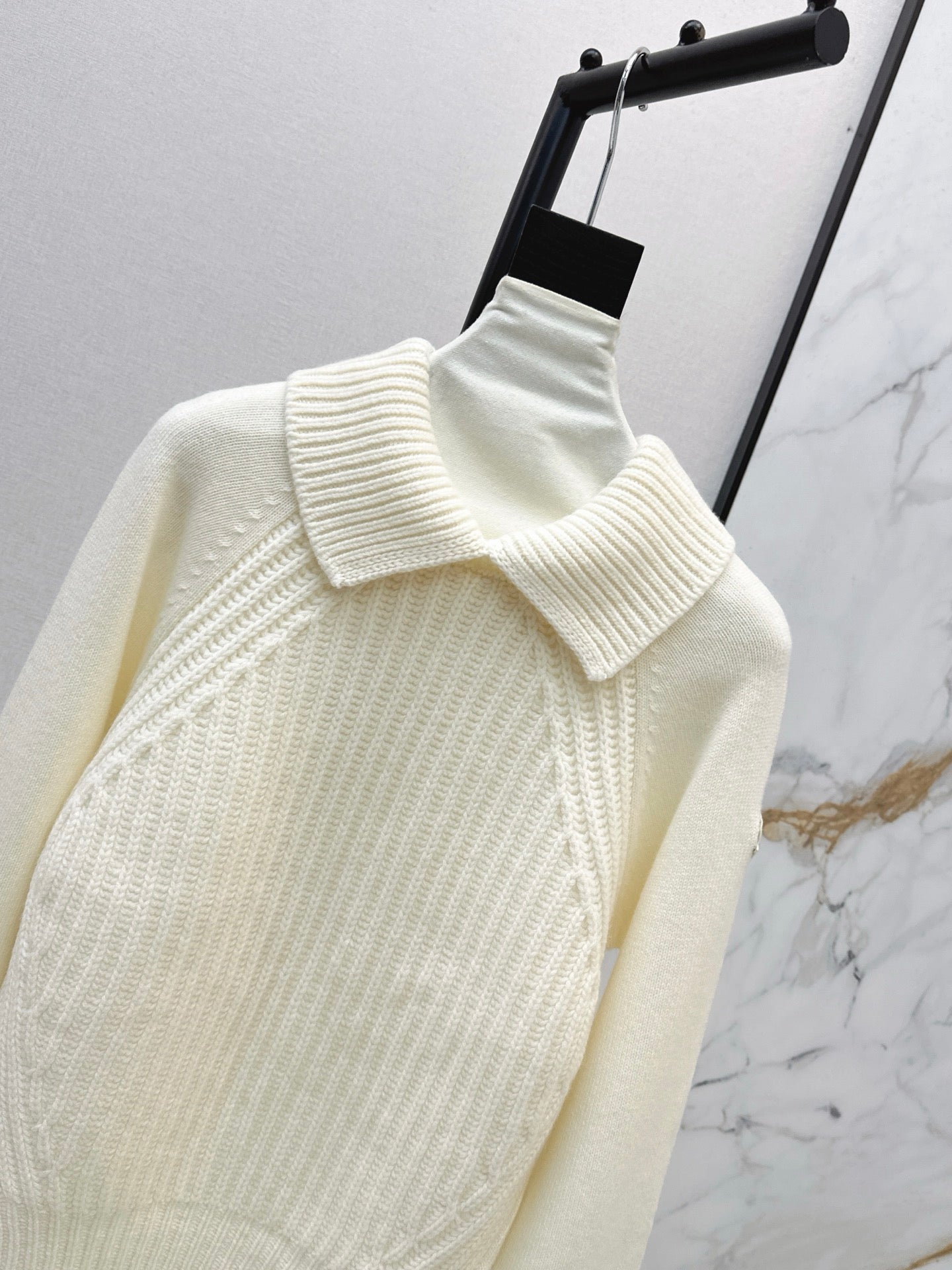 Monc NEW knitted sweater