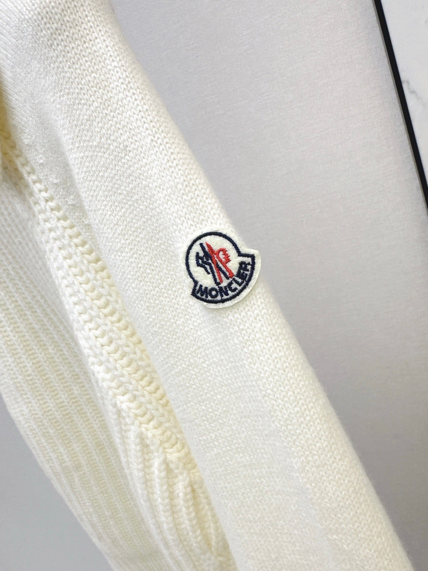 Monc NEW knitted sweater