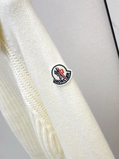 Monc NEW knitted sweater