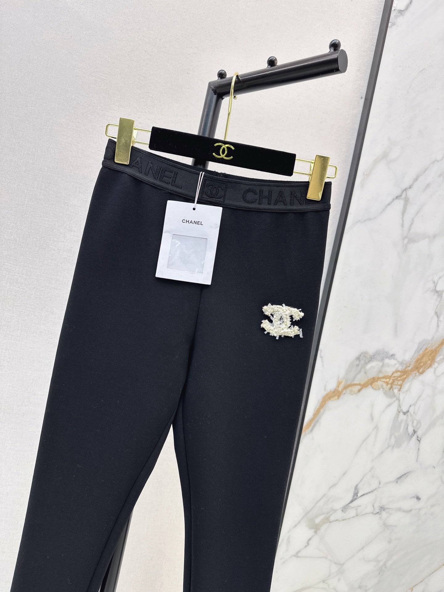 Chan NEW Tight leggings