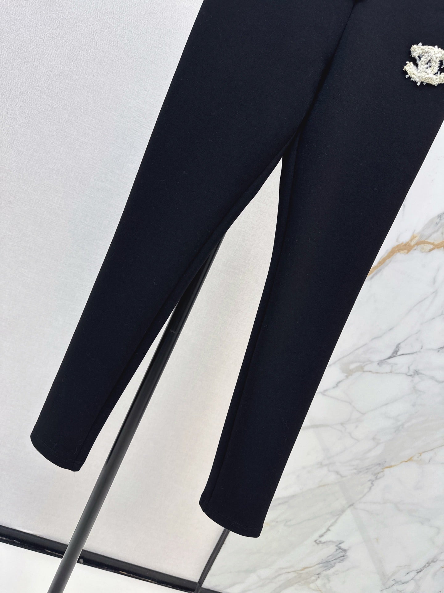 Chan NEW Tight leggings