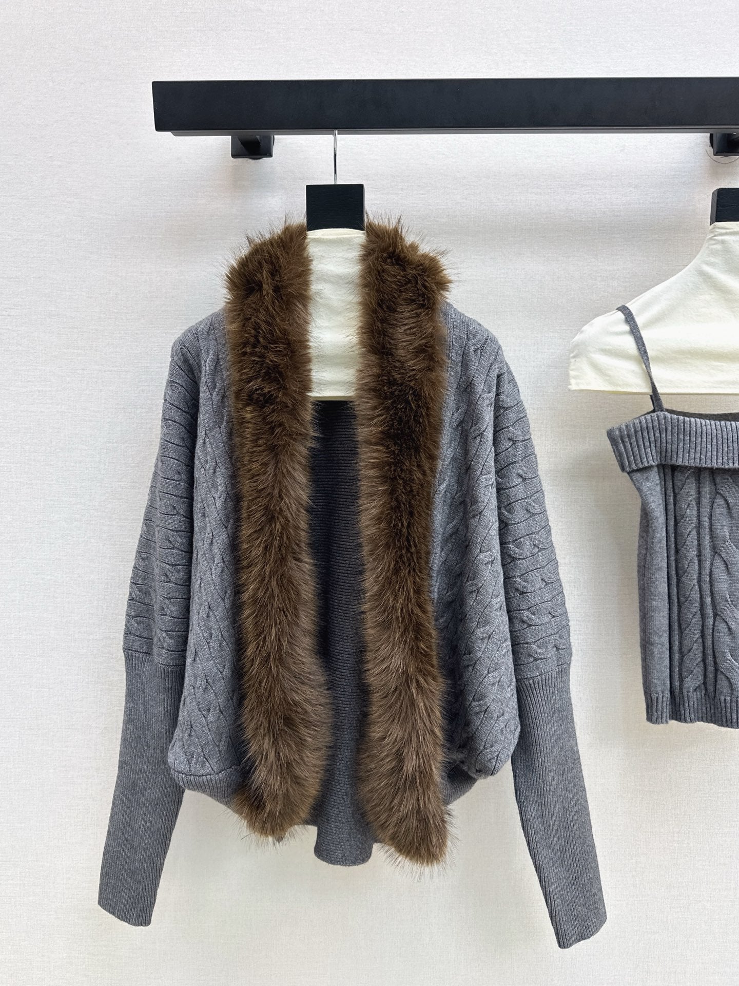 Miu NEW  knit tank top cardigan