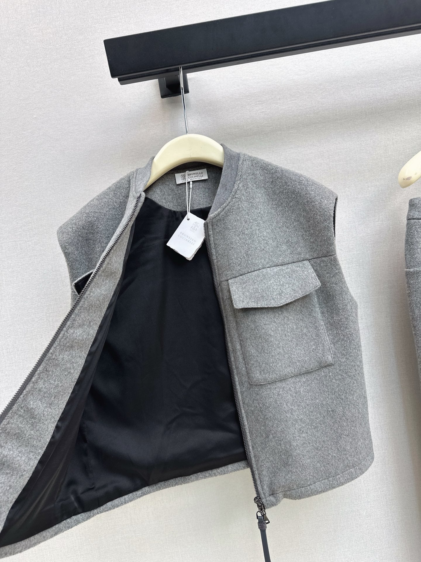 Brun NEW woolen vest