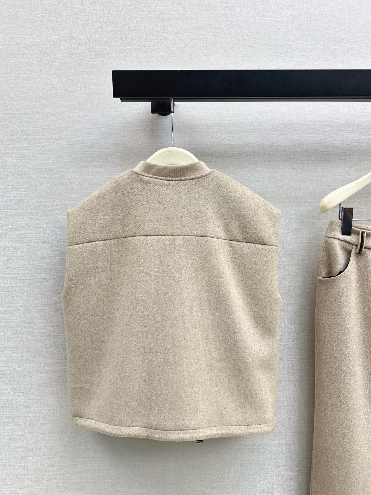 Brun NEW woolen vest