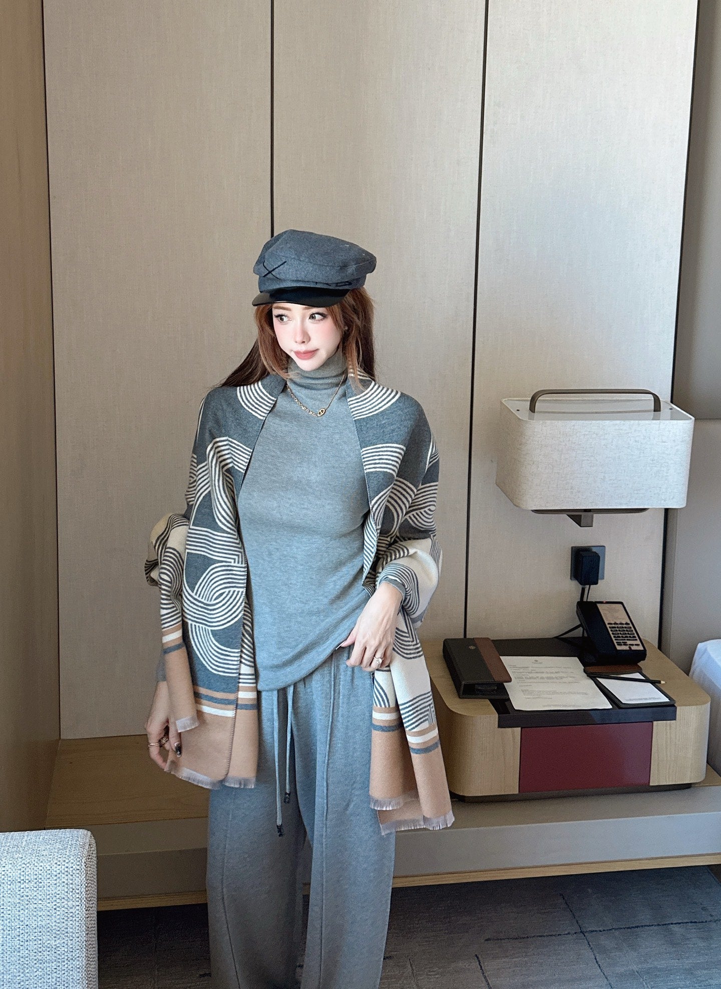 Herm NEW knitted suit