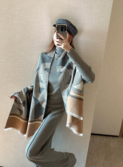 Herm NEW knitted suit