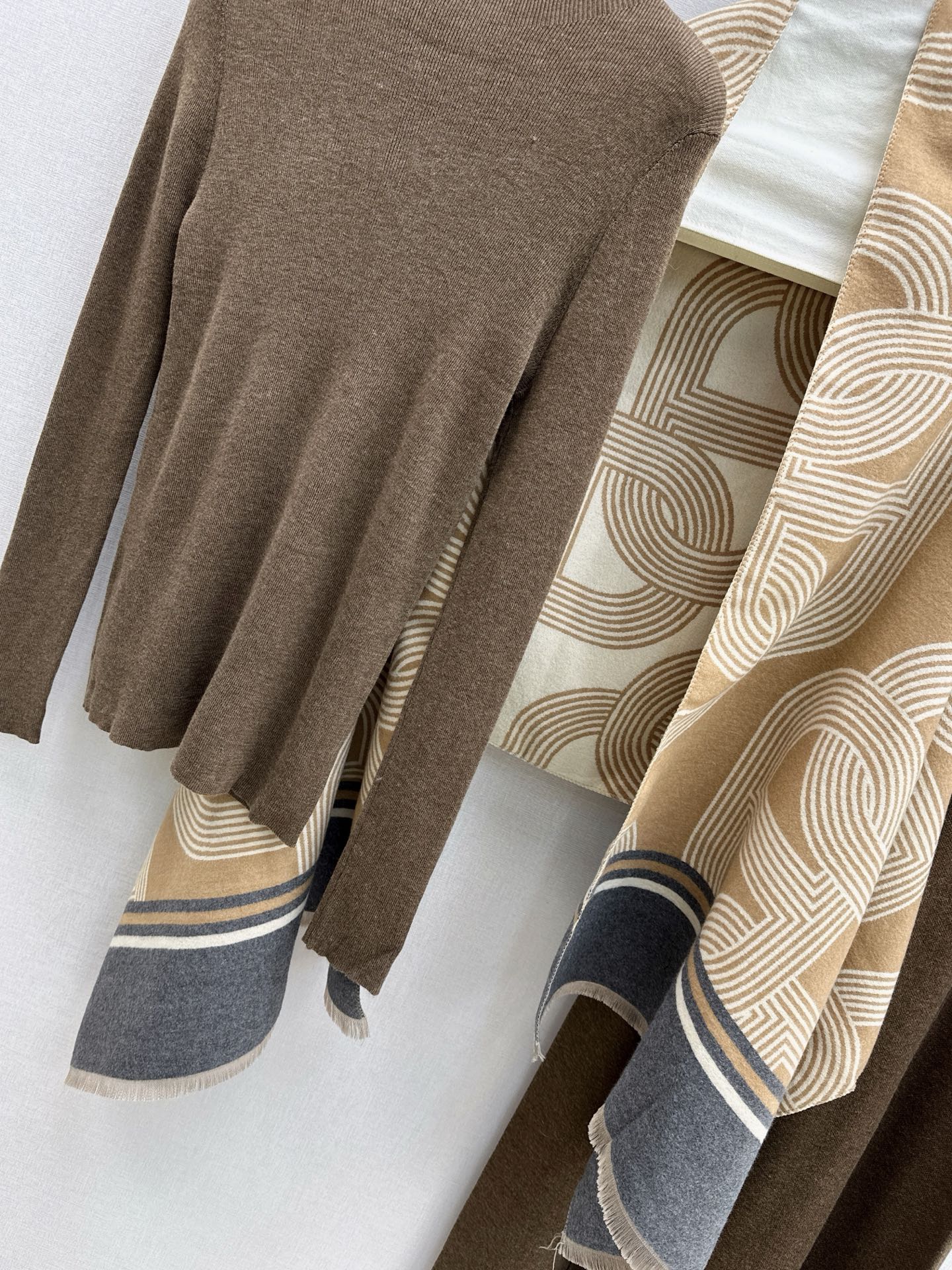 Herm NEW knitted suit