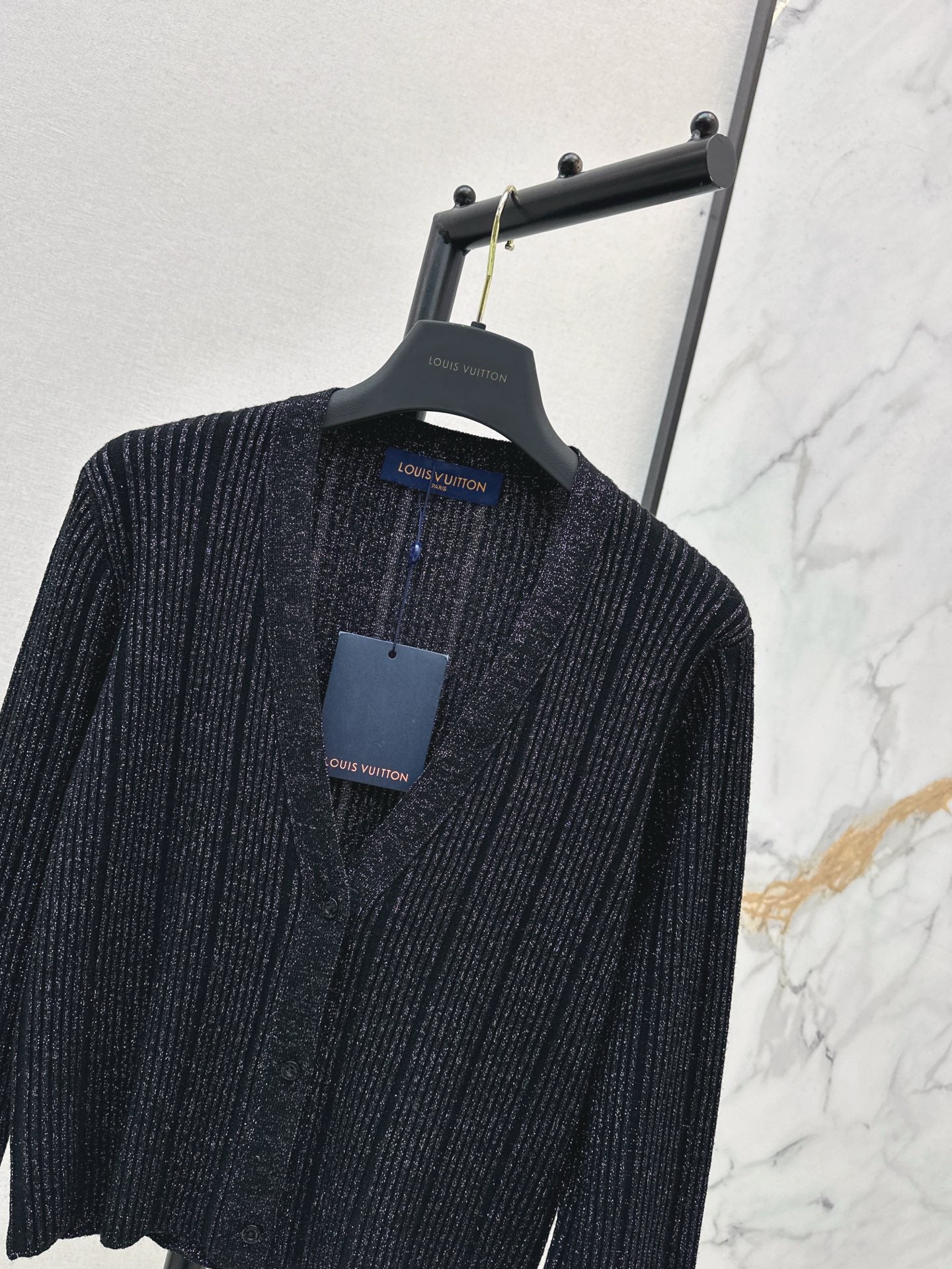 Louis NEW V-neck knit cardigan