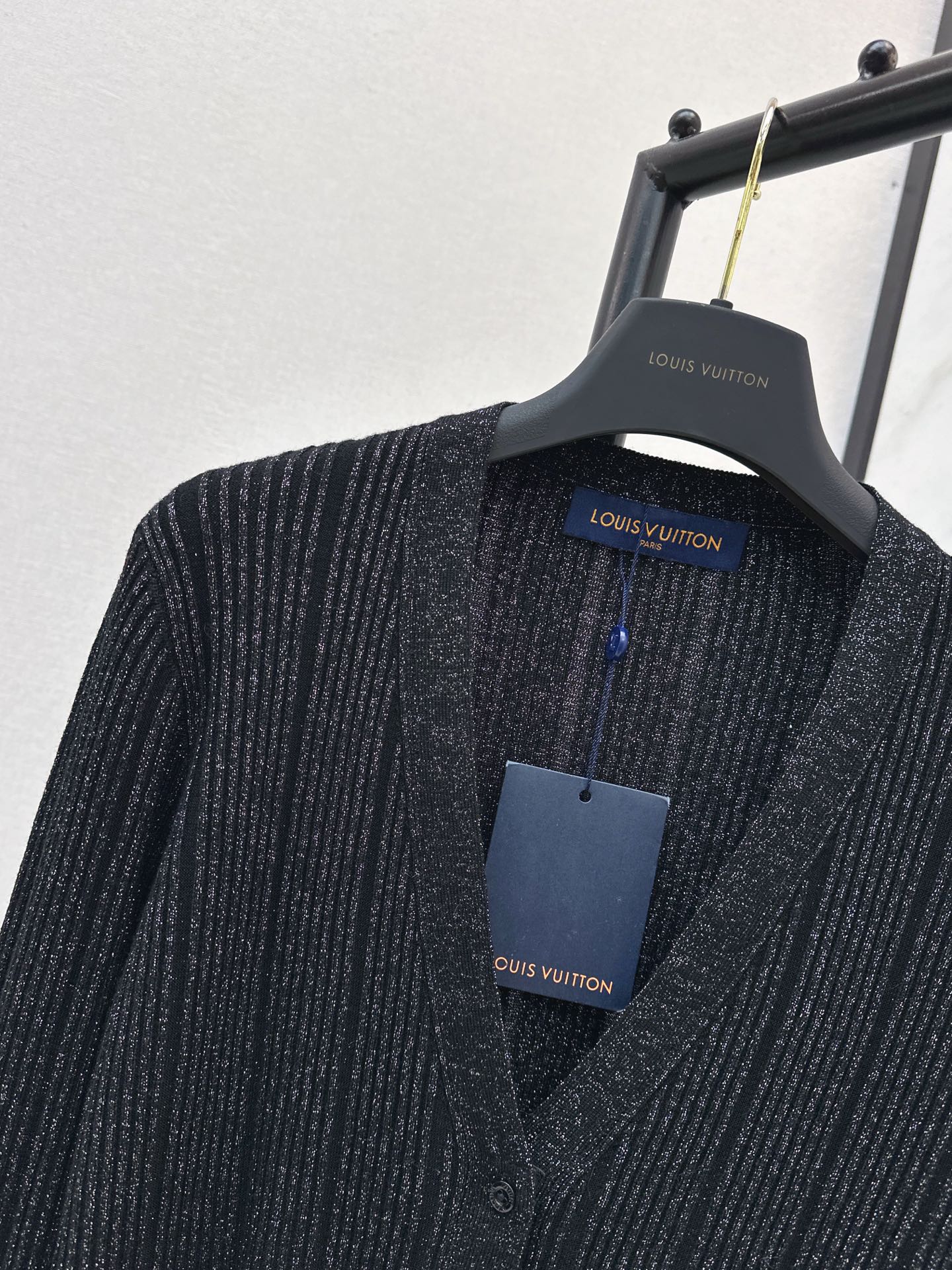 Louis NEW V-neck knit cardigan