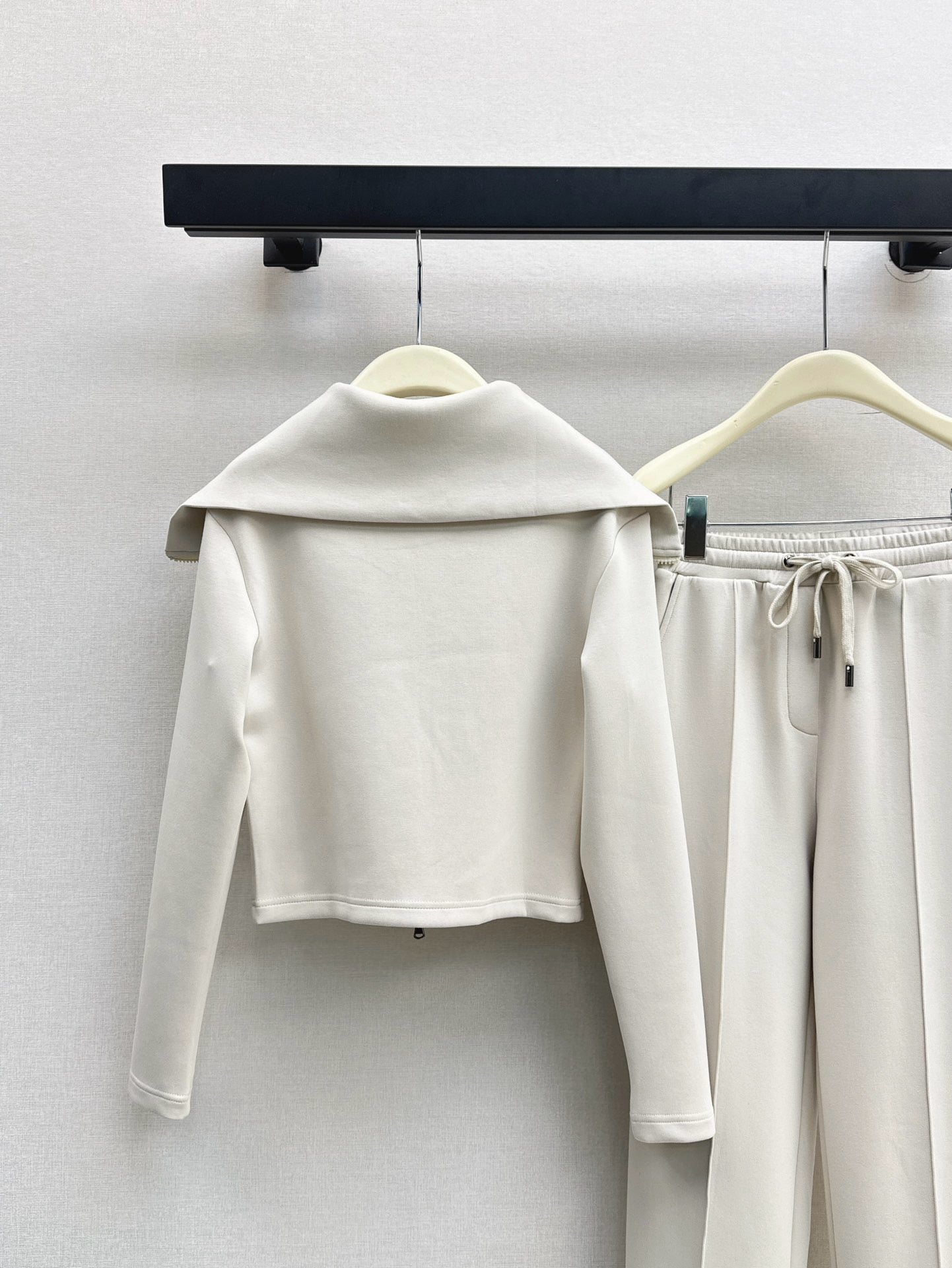 Brun NEW casual suit