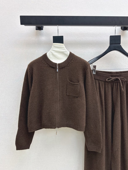 Loro NEW knitted suit