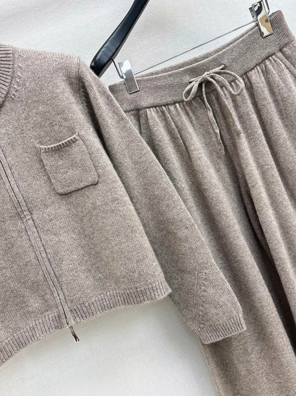 Loro NEW knitted suit