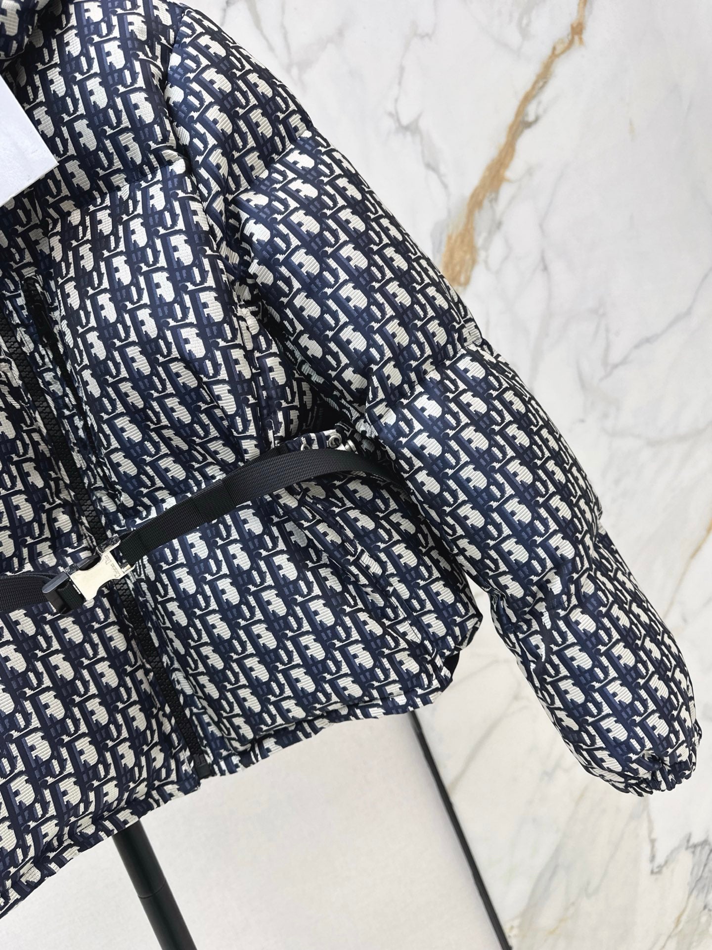 CD NEW Hooded down jacket