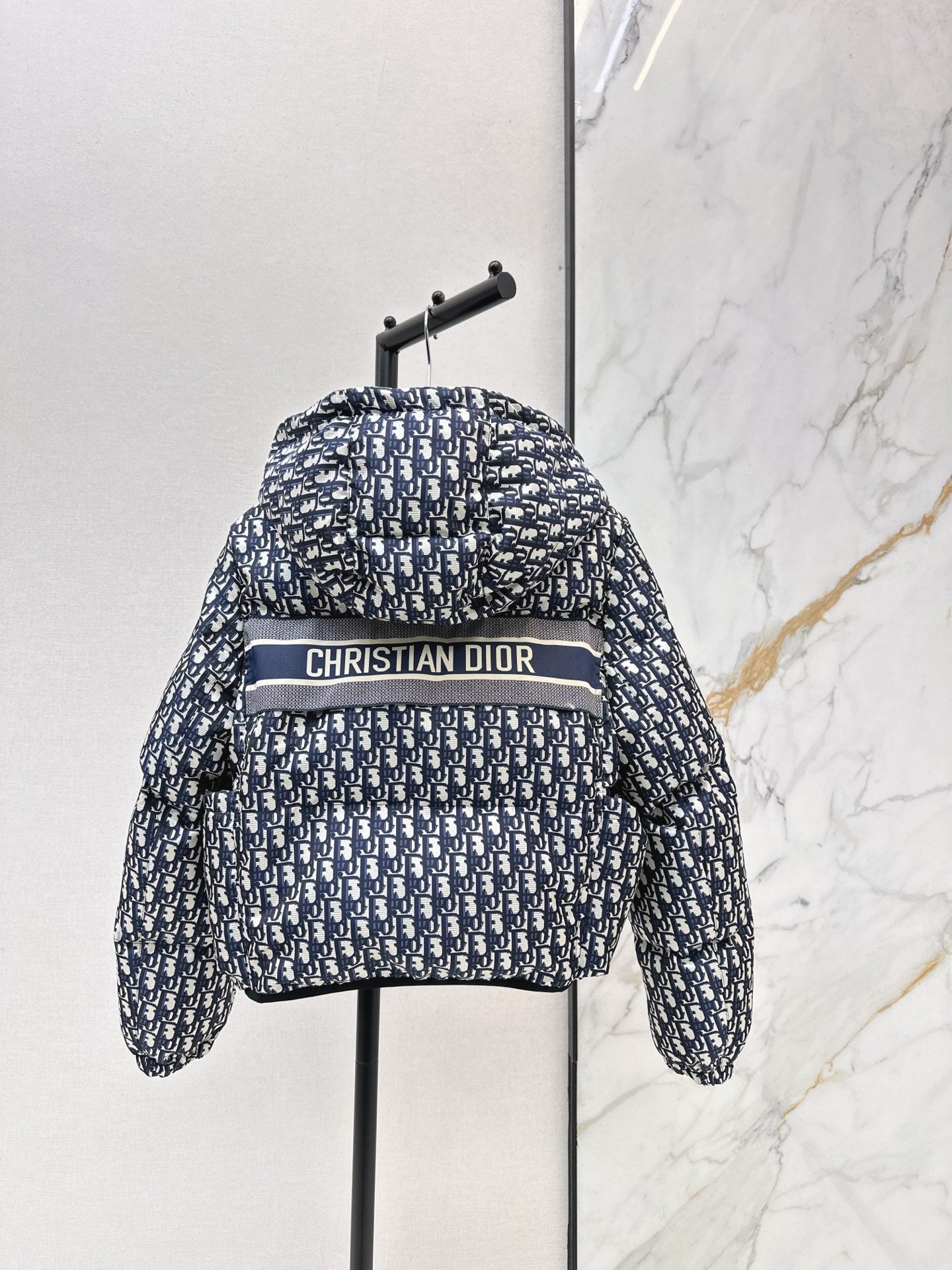 CD NEW Hooded down jacket