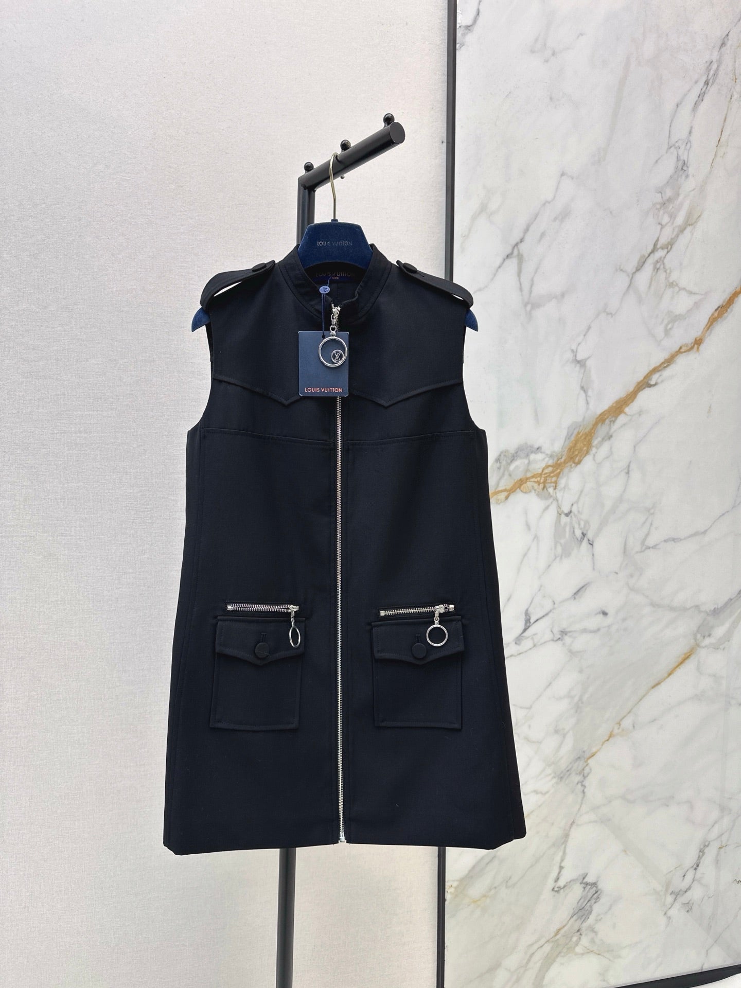 Louis NEW sleeveless dress