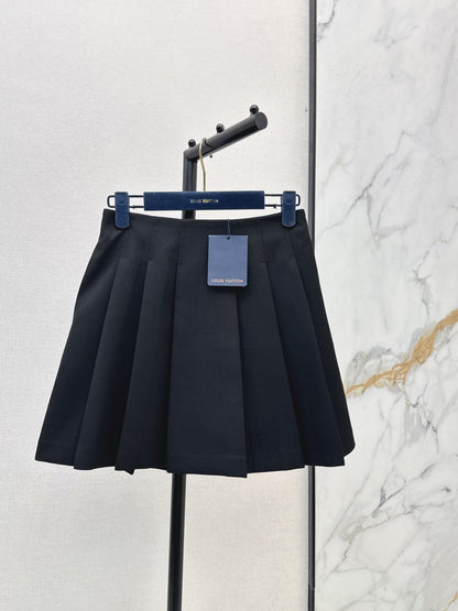 Louis NEW pleated skirt