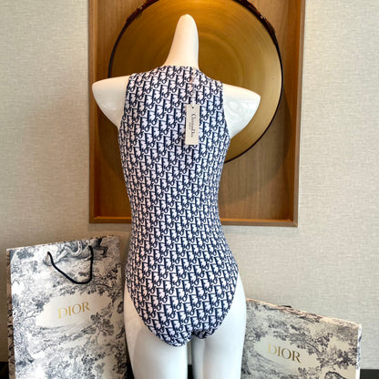 New style L swimsuit