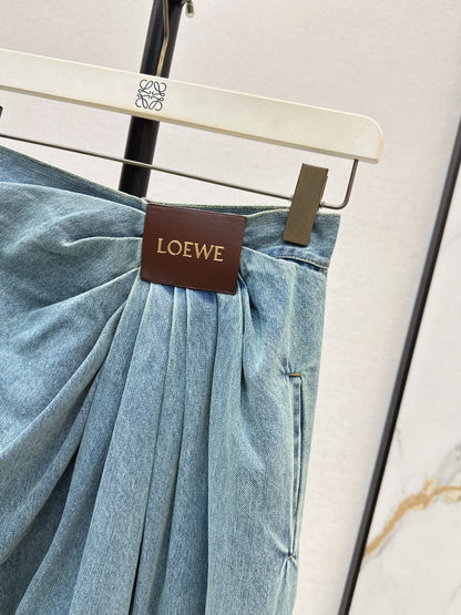 Loe NEW Irregularly pleated jeans