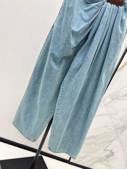 Loe NEW Irregularly pleated jeans