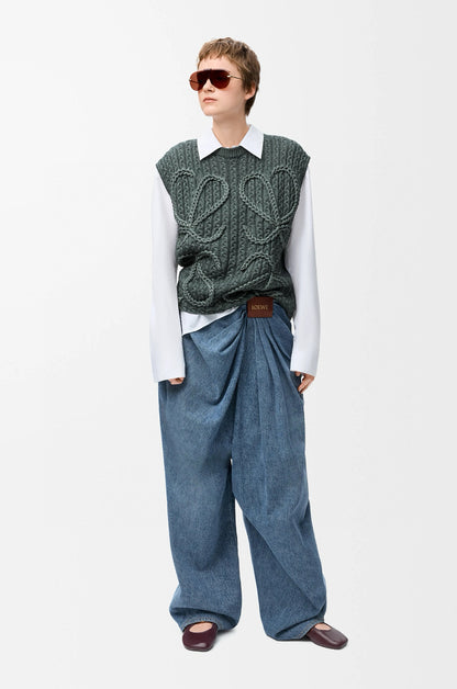 Loe NEW Irregularly pleated jeans