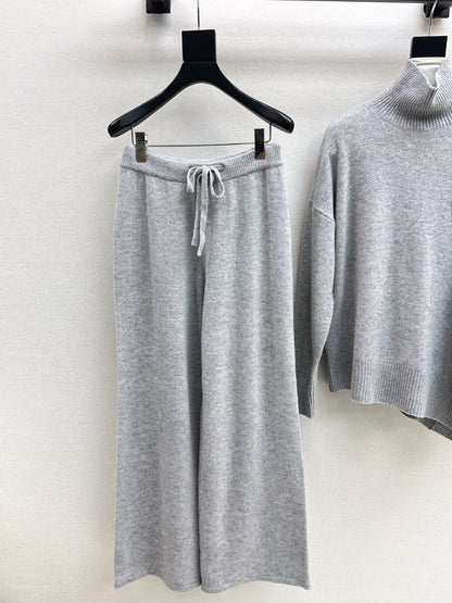 Max NEW knitted suit