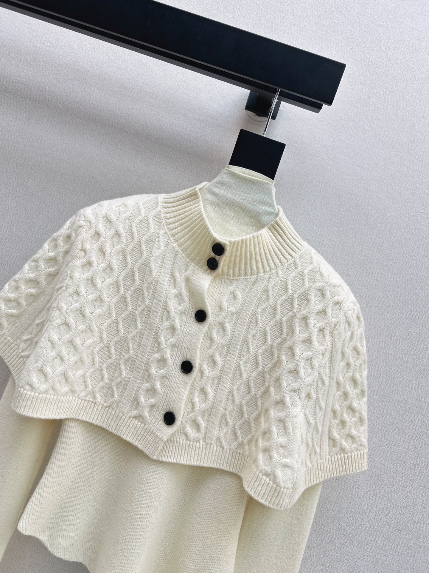 Chan NEW Knitted cape sweater set