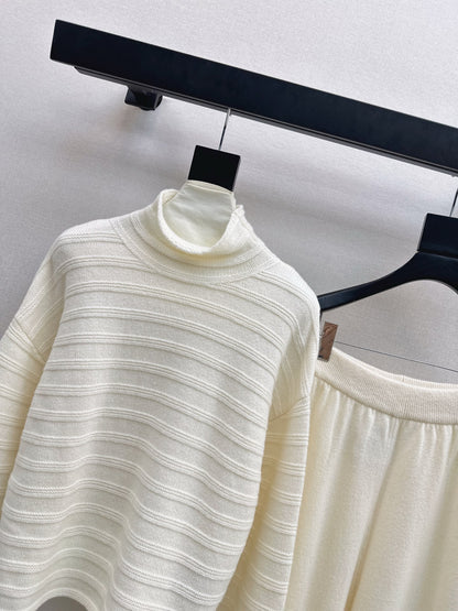 Max NEW knitted suit