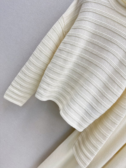 Max NEW knitted suit