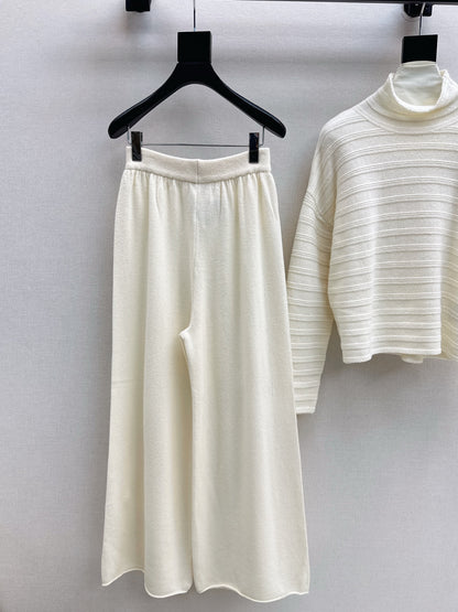 Max NEW knitted suit