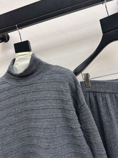 Max NEW knitted suit