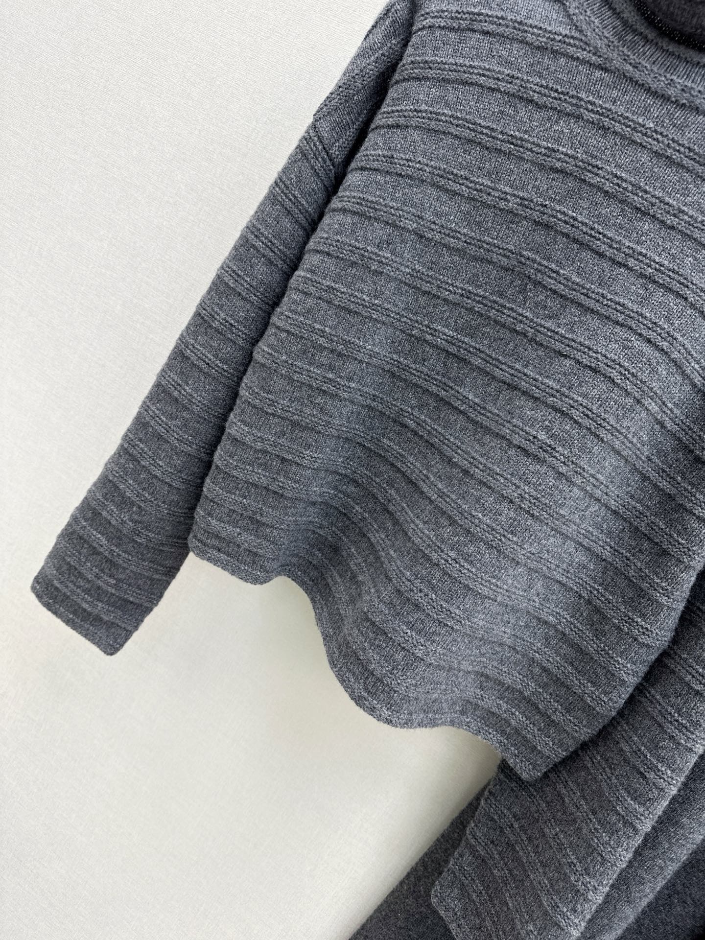 Max NEW knitted suit