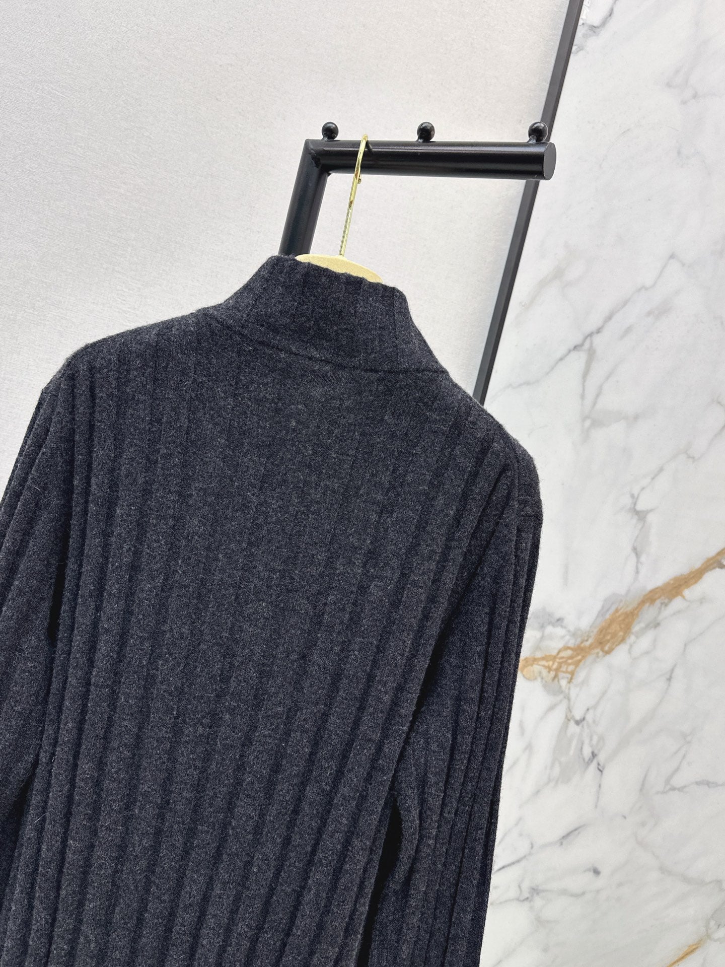 Miu NEW Zippered Ribbed Cashmere Cardigan