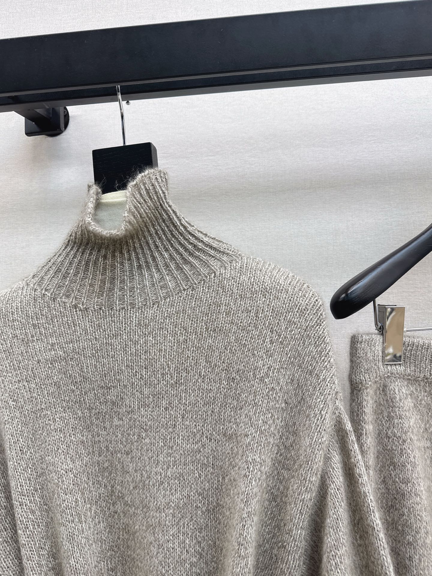 Brun NEW knitted suit