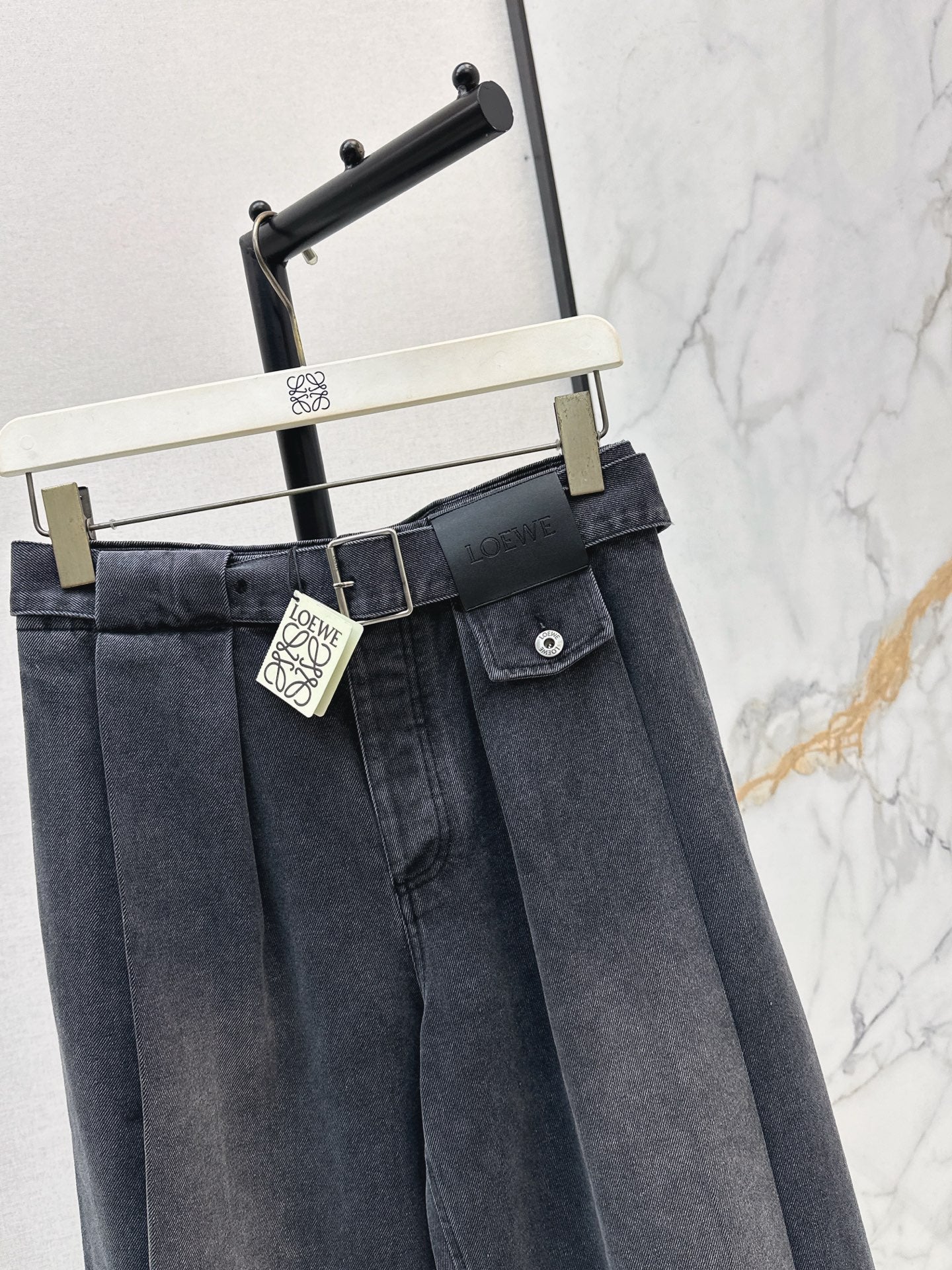 Loe NEW Wide-leg jeans