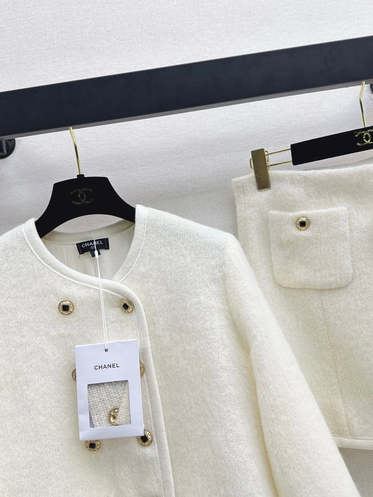 Chan NEW Skiing-themed woolen suit set