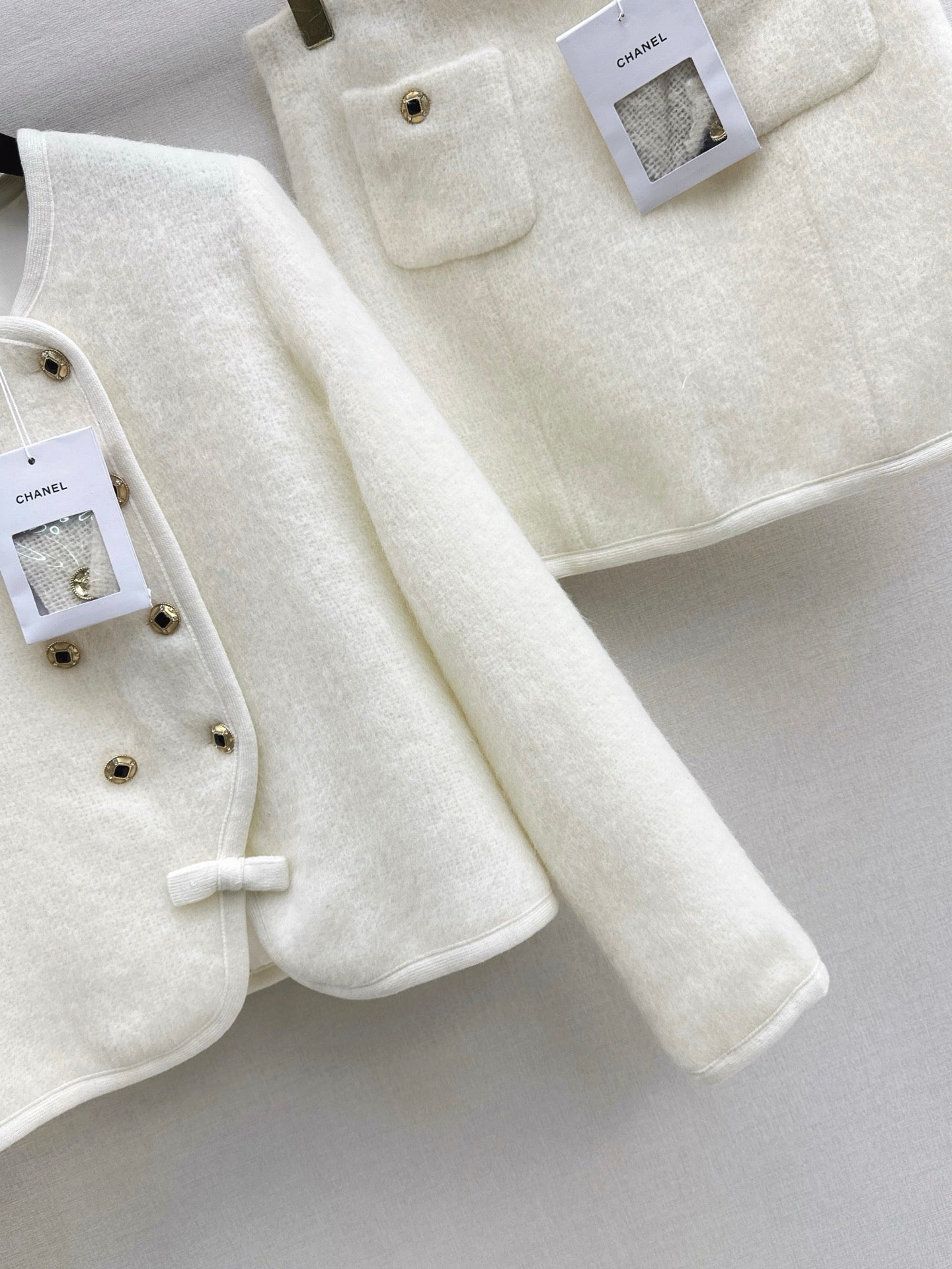 Chan NEW Skiing-themed woolen suit set