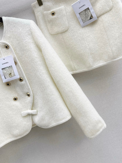 Chan NEW Skiing-themed woolen suit set