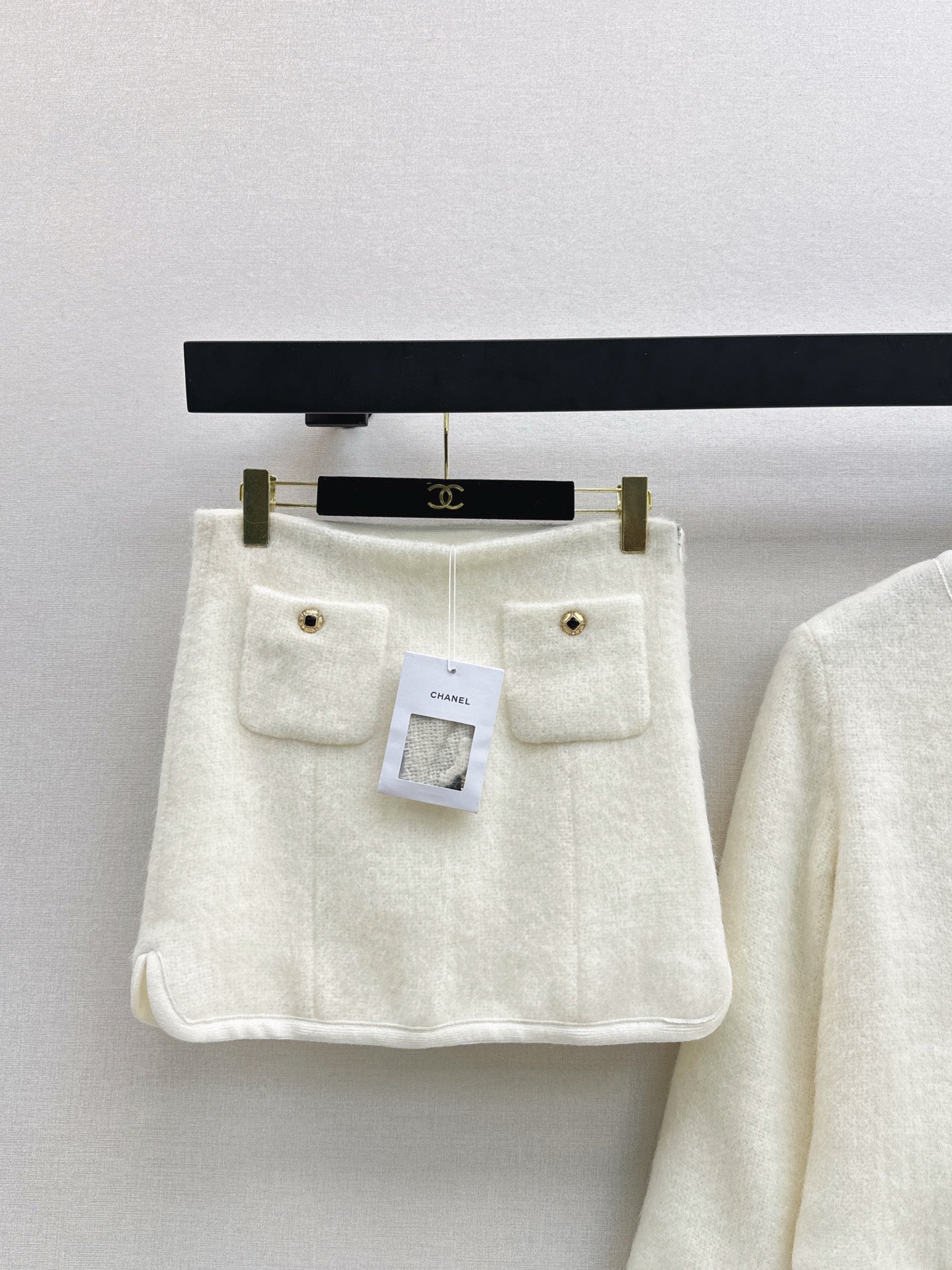 Chan NEW Skiing-themed woolen suit set