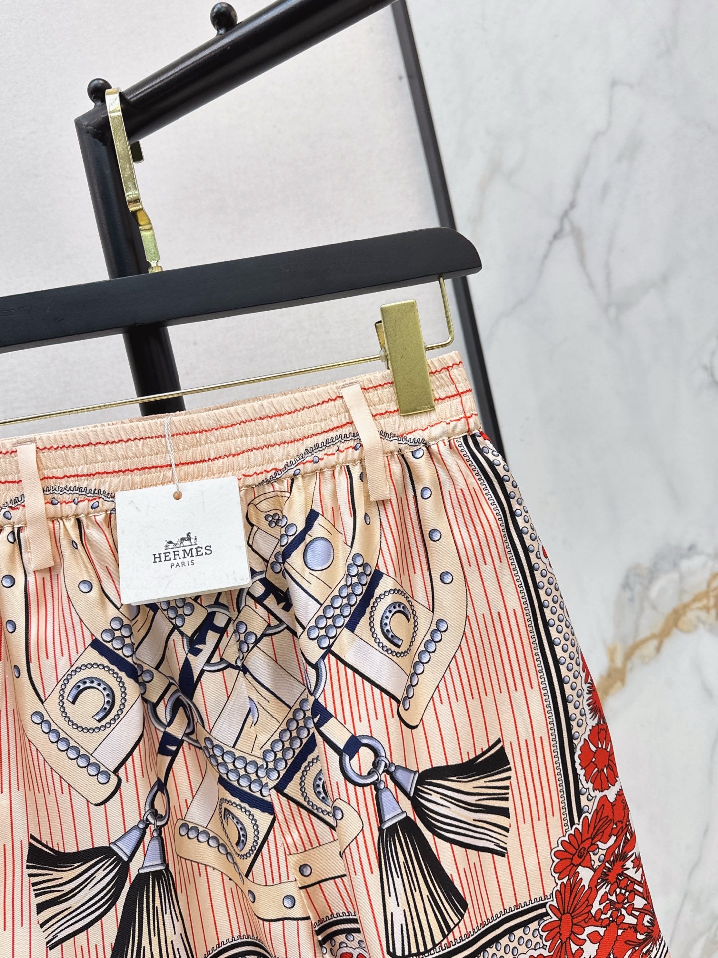 Herm NEW printed silk shorts