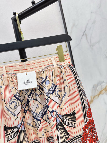 Herm NEW printed silk shorts