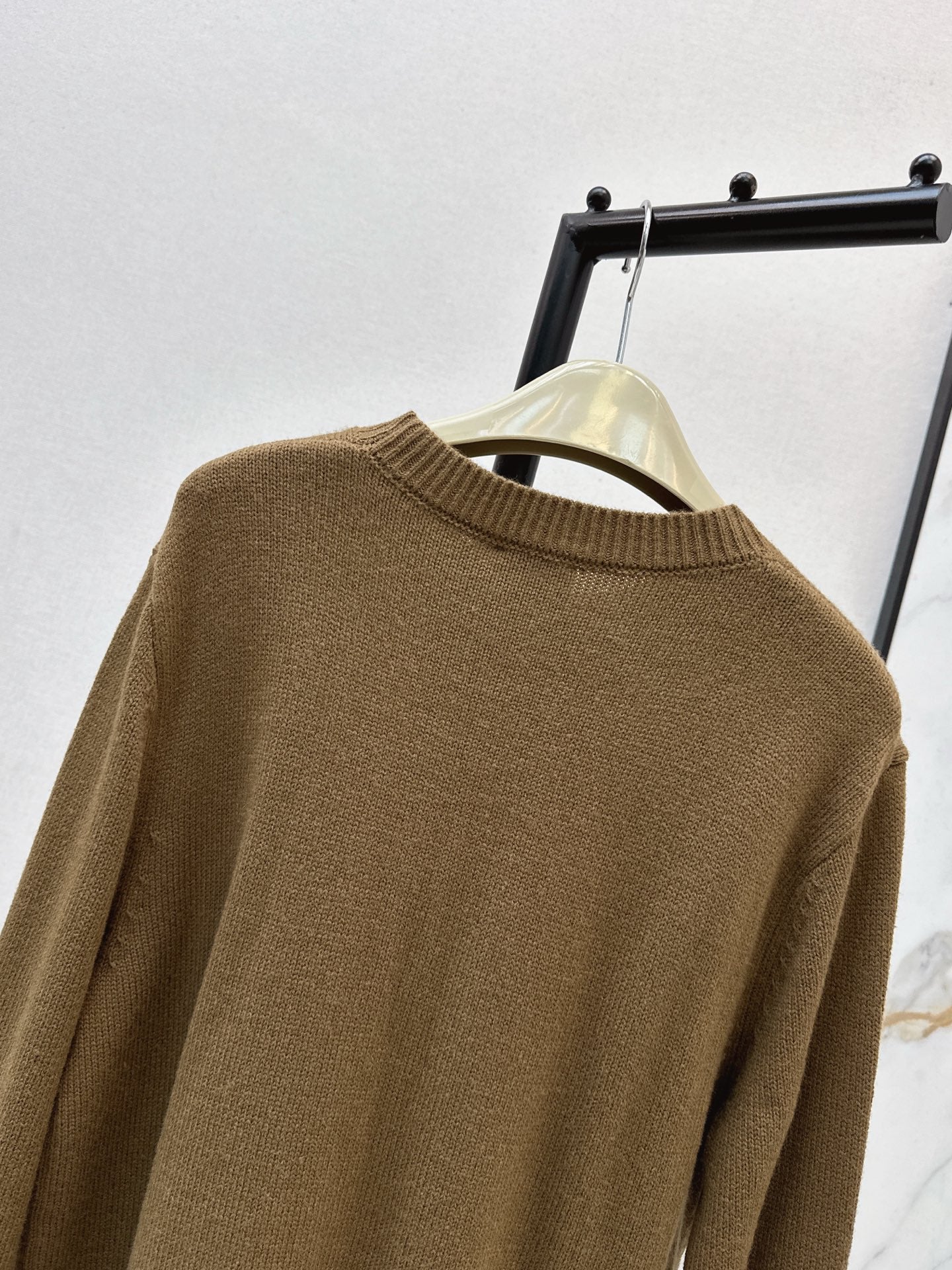 Bur NEW Wool sweater