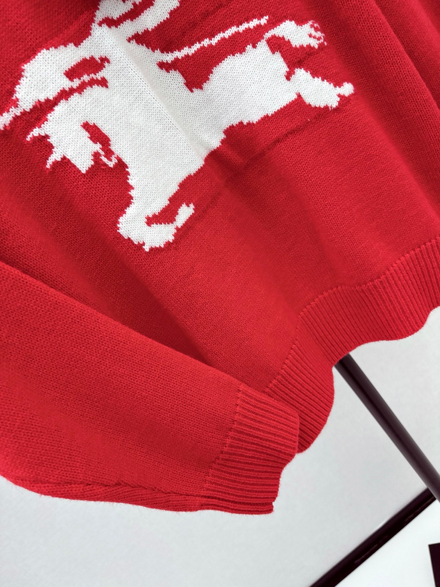 Bur NEW Wool sweater