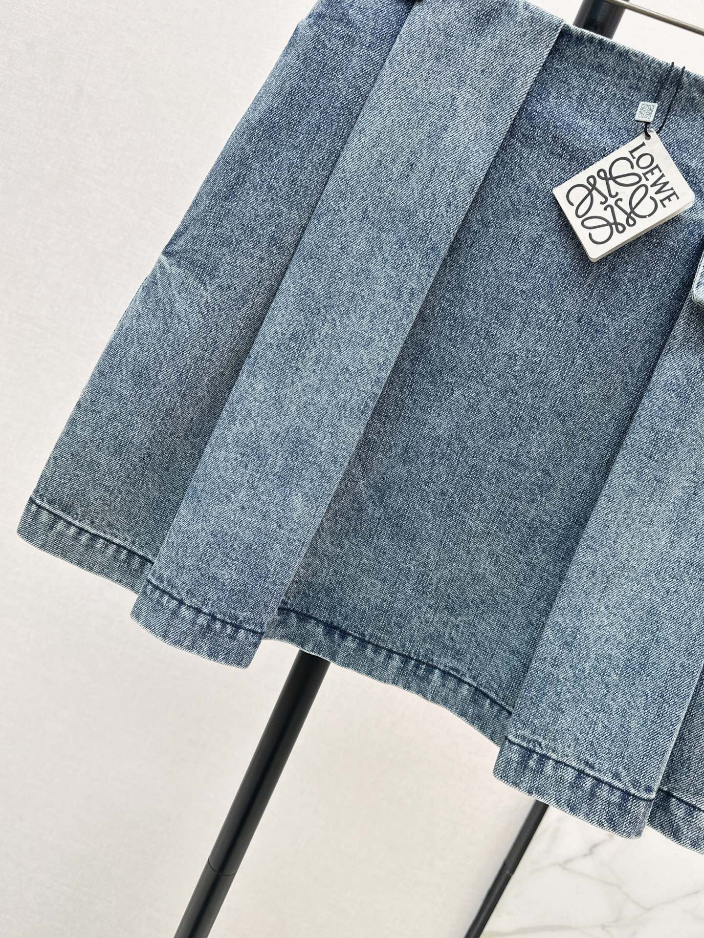 Loe NEW denim skirt