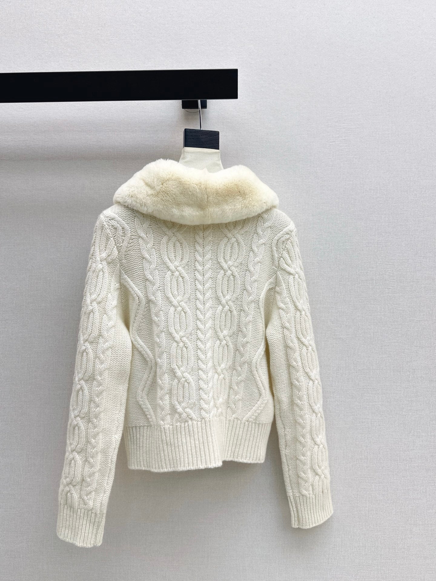 Loro NEW Knitted cashmere cardigan