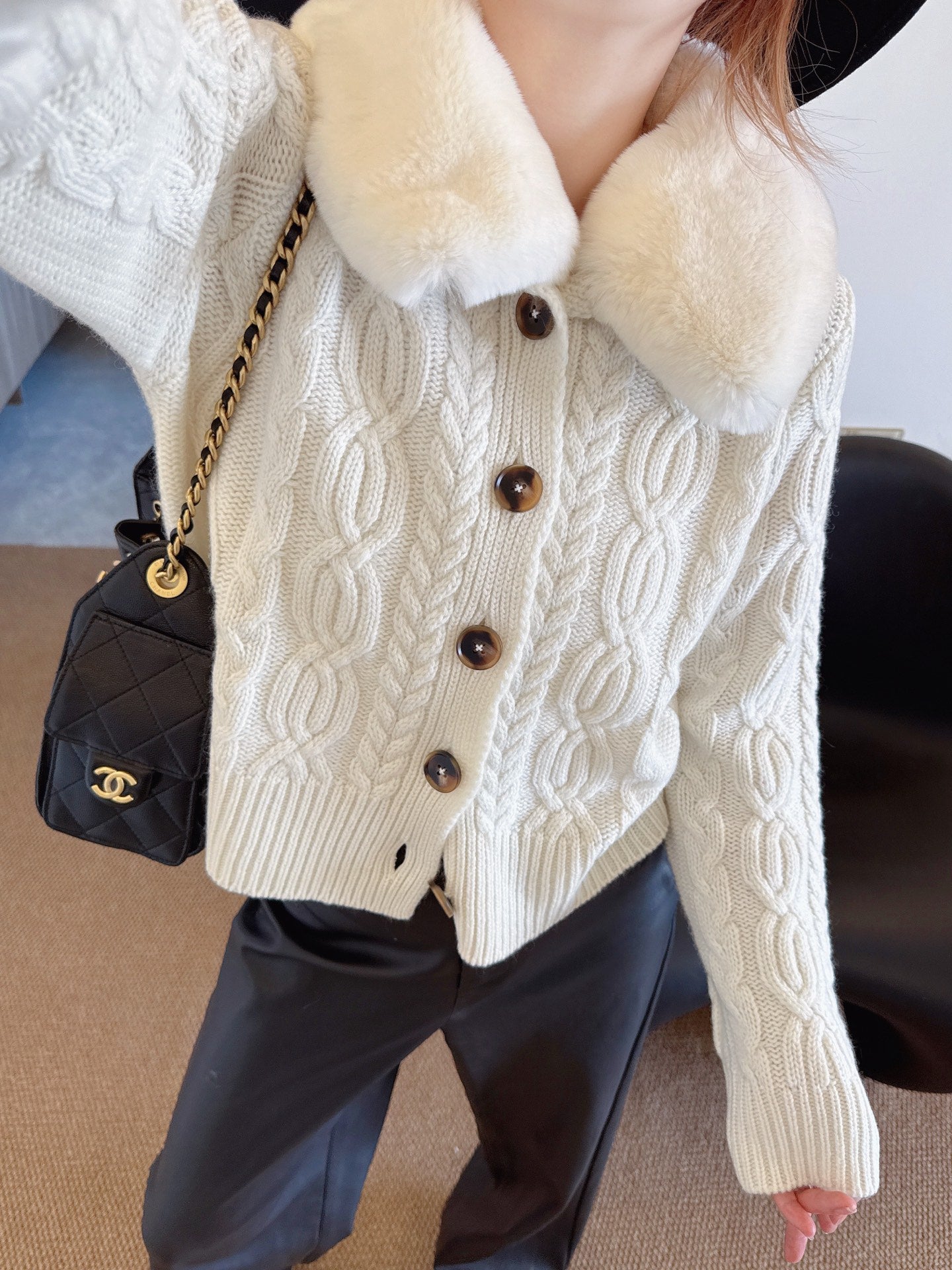 Loro NEW Knitted cashmere cardigan